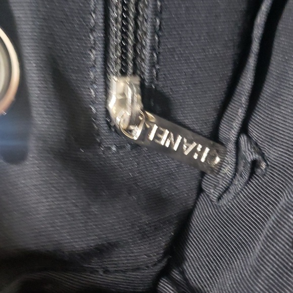 Chanel quilted chain bag Authentic Patent Leather And Nylon - Picture 8 of 10